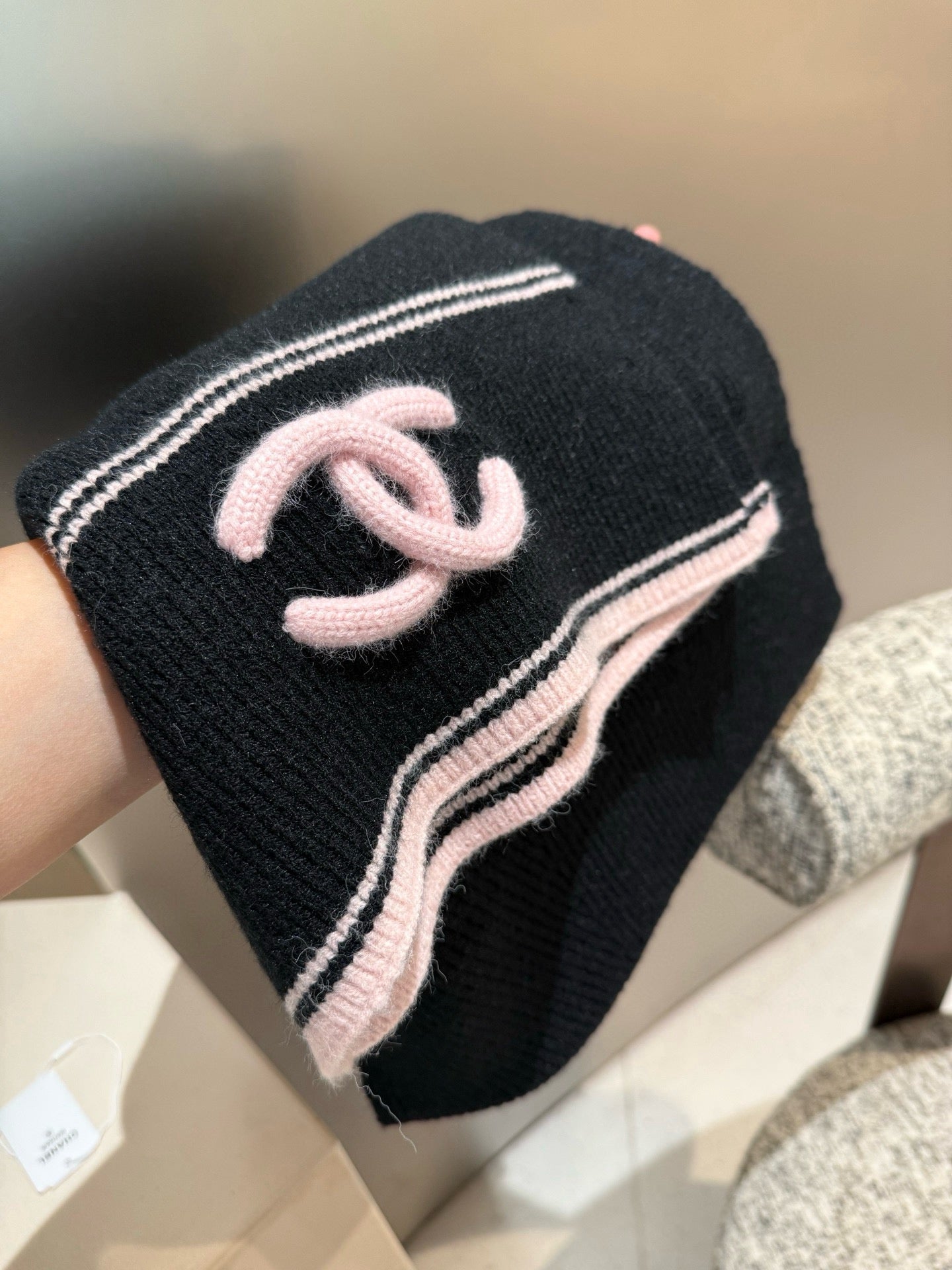 CHANEL 26S SCARF 190 IN KNITTED CASHMERE 309393
