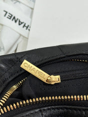 QUILTED HOBO CARGO BAG 31 IN BLACK CALFSKIN GOLD CHAIN