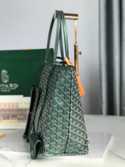 SAINT LOUIS PM 34 IN GREEN GOYARDINE CANVAS AND CALFSKIN