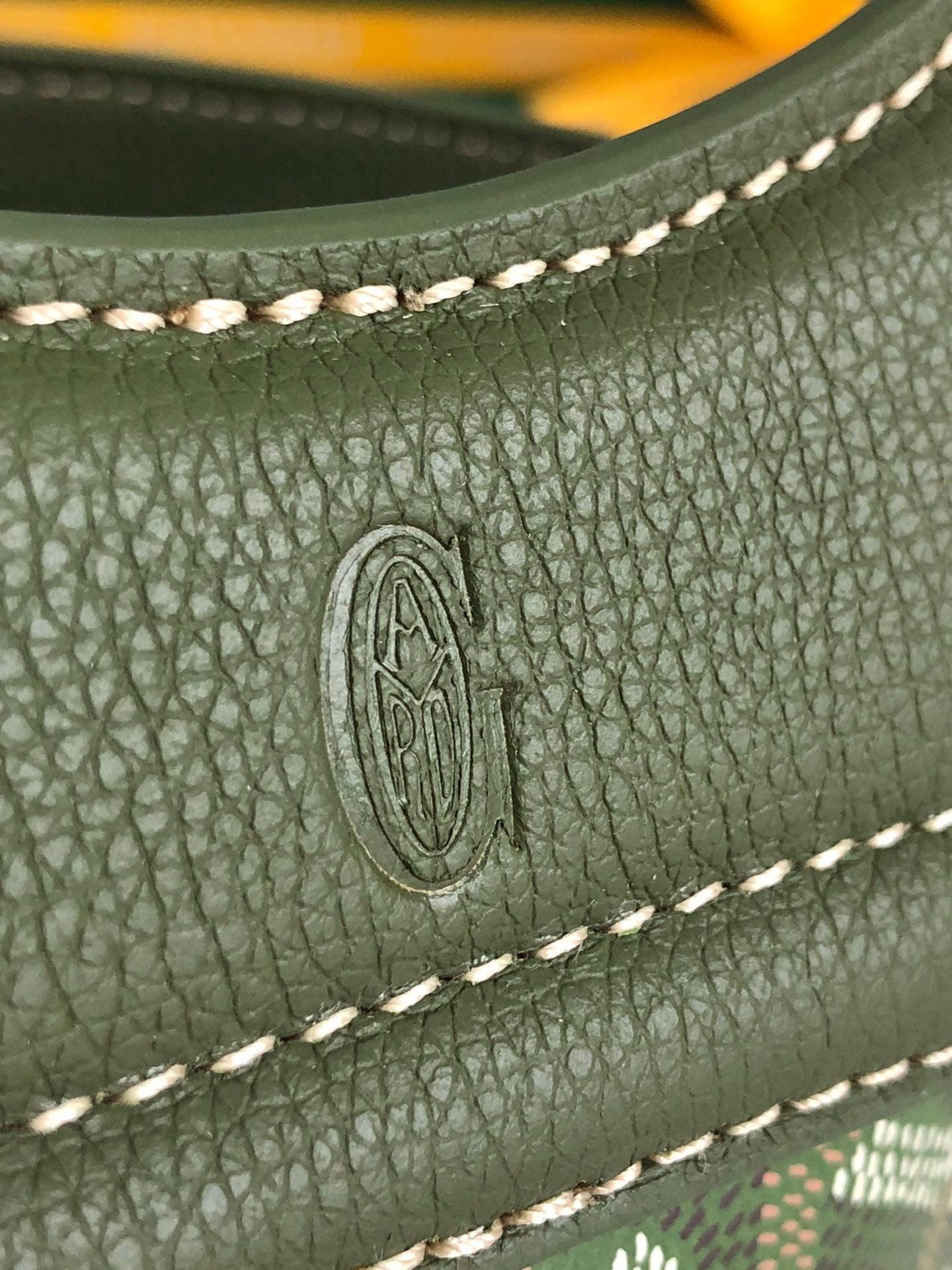 GOYA 26S BELUGA MINI BAG 23MM IN DARK OLIVE GREEN GOYARDINE CANVAS AND CALFSKIN
