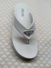 PRADA 26S FLIP FLOPS IN WHITE CALFSKIN WITH LOGO