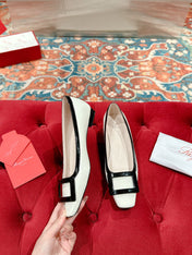 TROMPETTE BALLERINAS IN WHITE SHINY CALFSKIN BLACK SQUARE BUCKLE