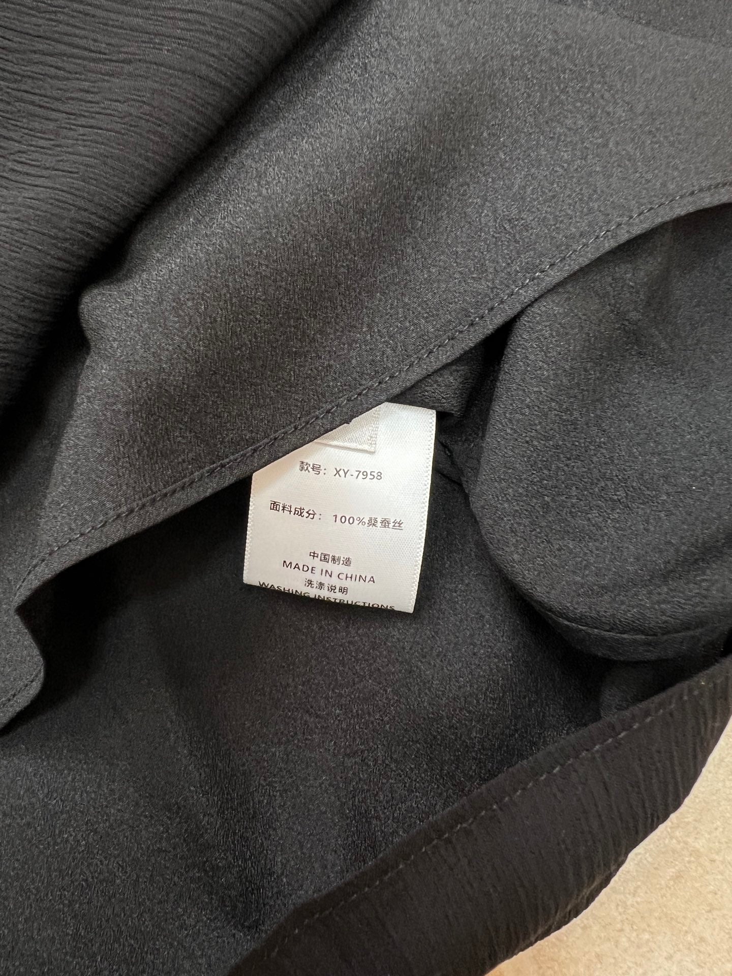 VALENTINO 26S SLEEVELESS TIE-NECK BLOUSE 459