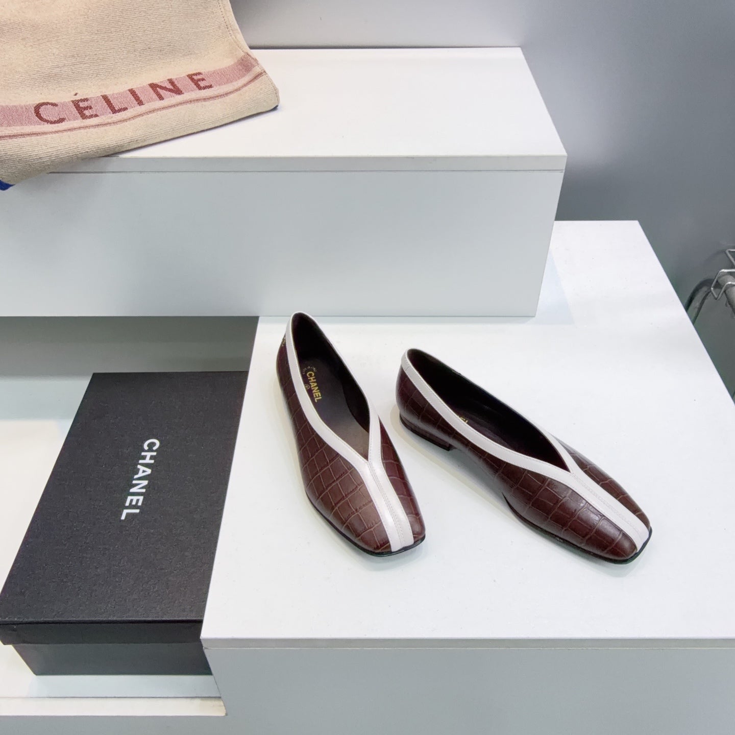 CHANEL 26S SQUARE-TOE FLATS IN DARK BROWN CROCODILE-EMBOSSED LAMBSKIN WITH WHITE TRIM