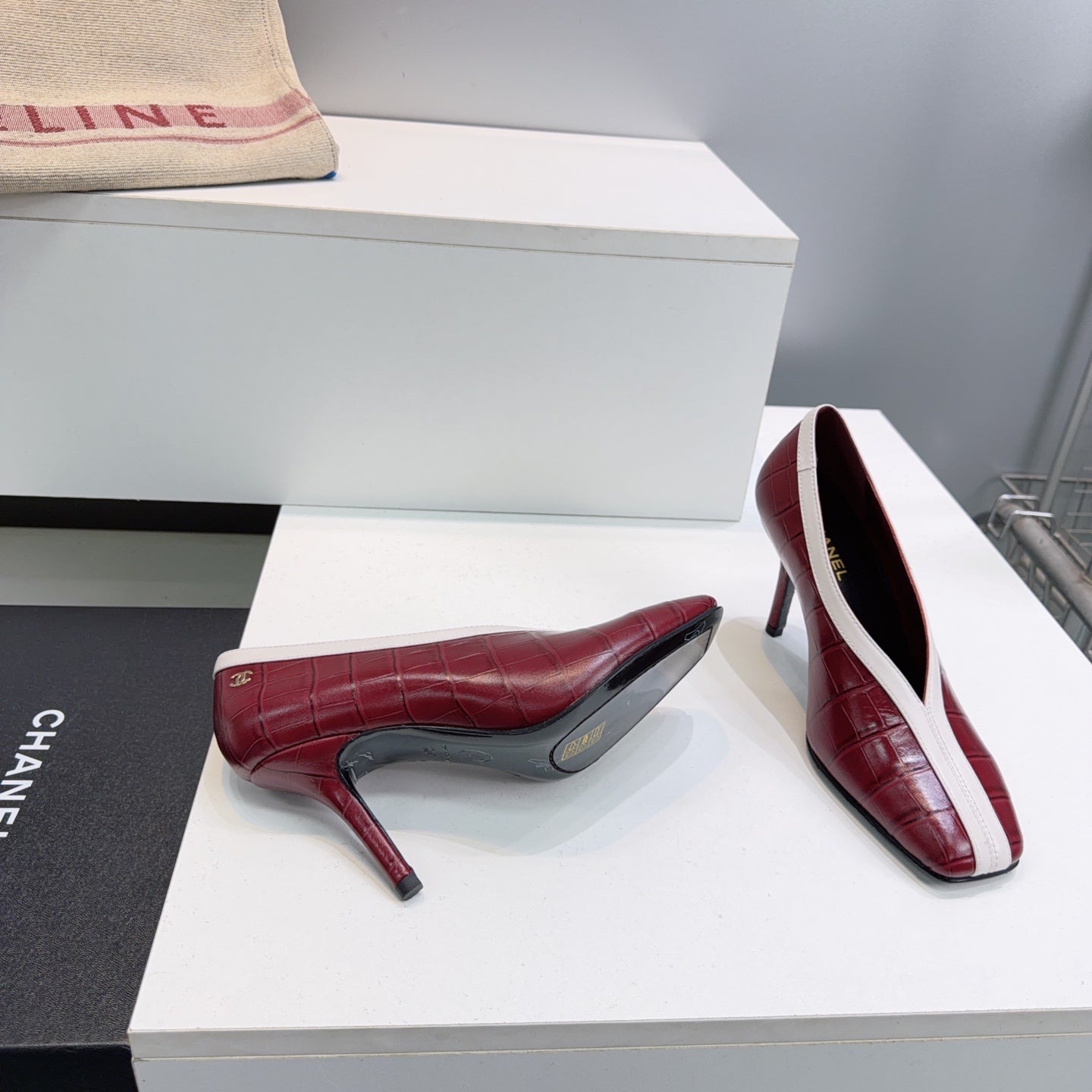 CHANEL 26S HIGH HEELS 100 MM IN DARK RED CROCODILE-EMBOSSED CALFSKIN