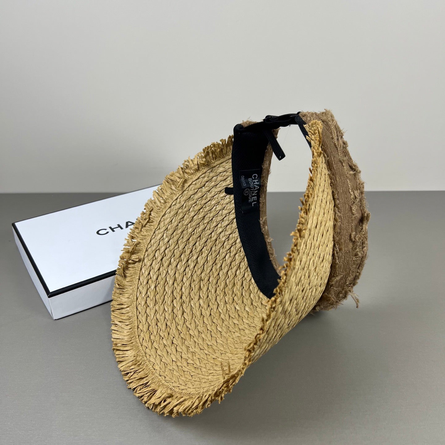 CHANEL 26S RAFFIA VISOR WITH BROWN CC LOGO 338094