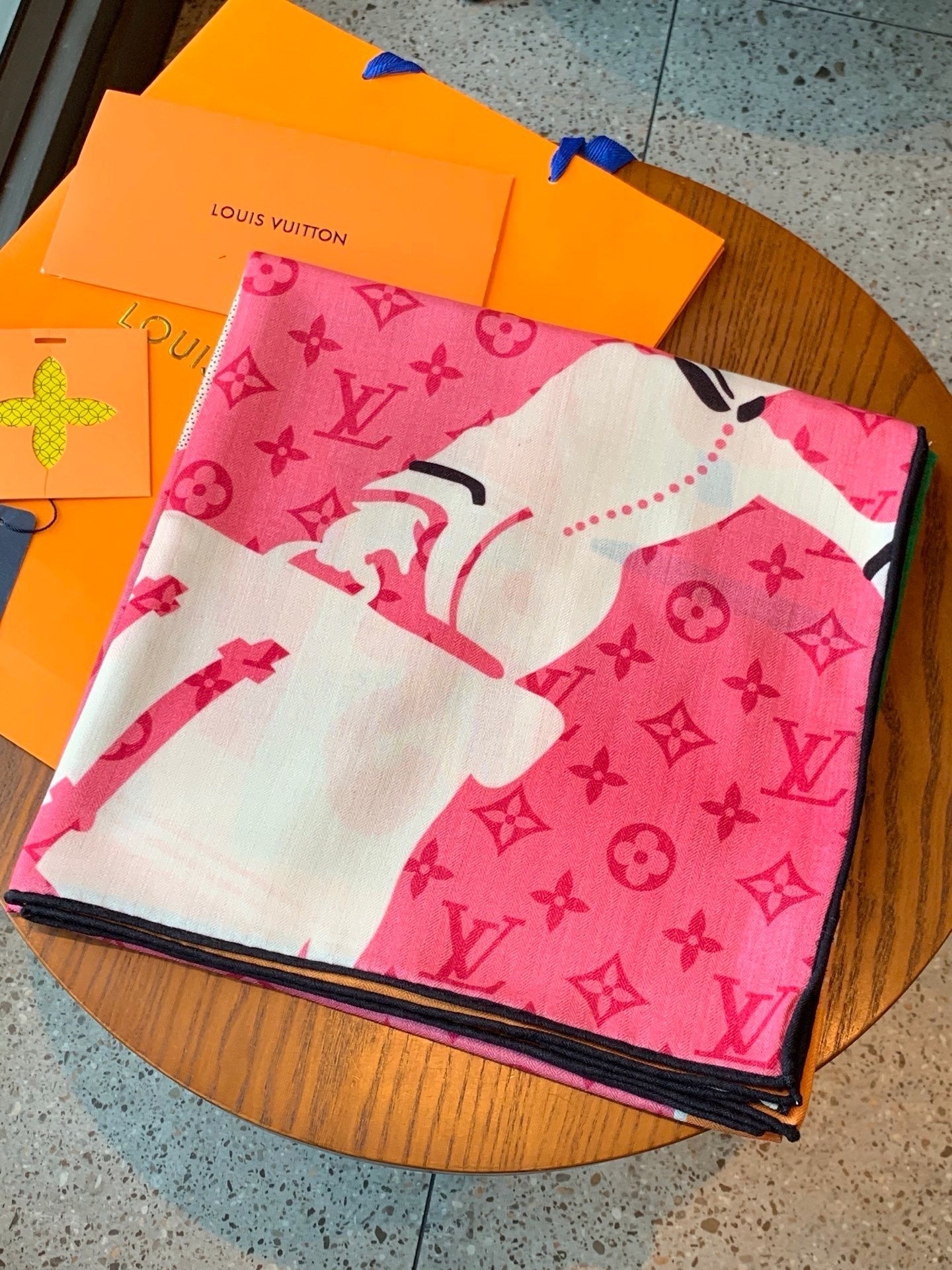 LV 26S SCARF 135 IN CASHMERE AND SILK 320862