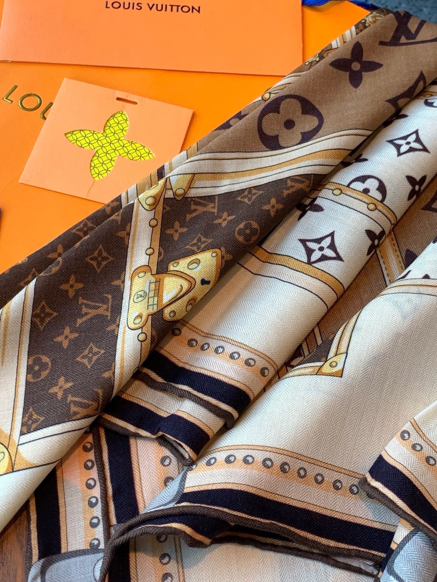 LV 26S SCARF 135 IN CASHMERE AND SILK 320940