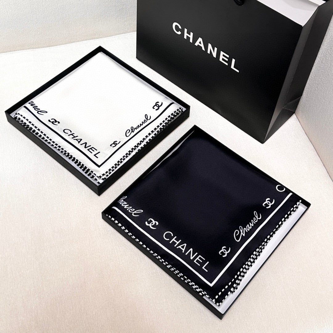 CHANEL 25S SCARF 90 IN SILK 732123