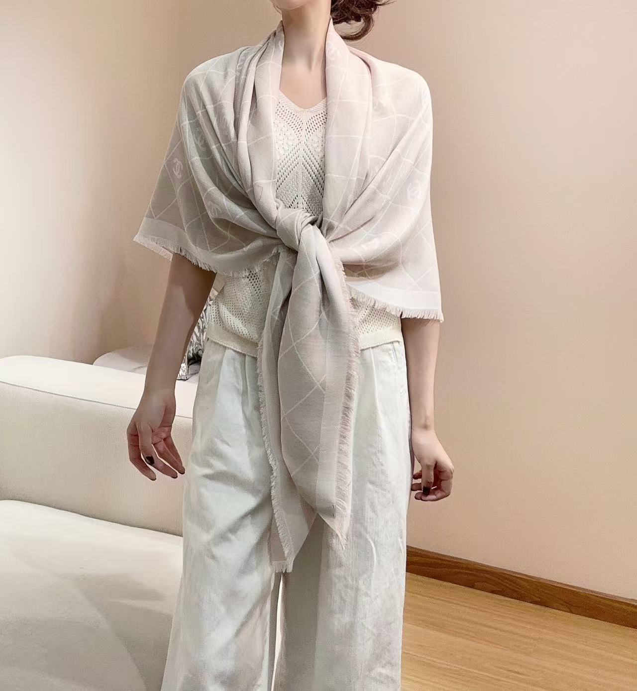 CHANEL 26S SCARF 140 IN CASHMERE AND SILK 304551