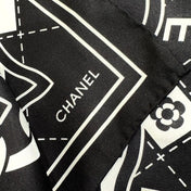 CHANEL 26S SCARF 90 IN SILK 304581