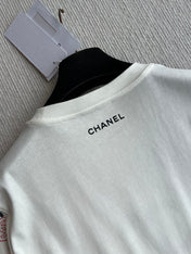 CHANEL OFF-WHITE LOGO PRINT T-SHIRT