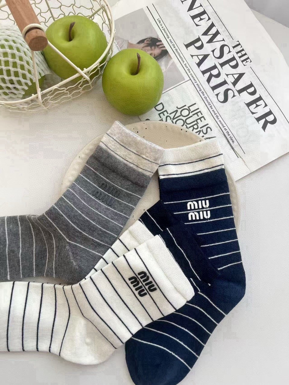 MIUMIU 26S CREW SOCKS 412421 (1 BOX)