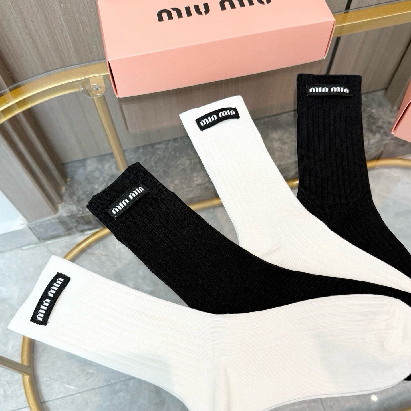 MIUMIU 26S CREW SOCKS 412422 (1 BOX)
