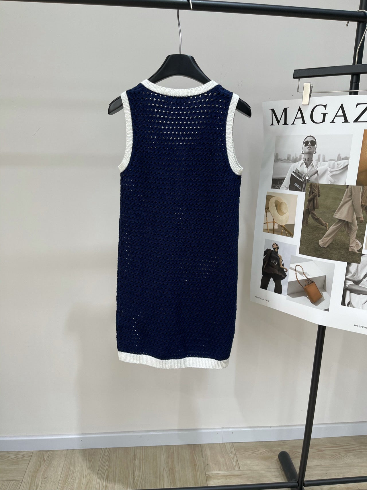 GUCCI PULLOVER KNIT DRESS WITH CUT-OUT DESIGN 276061