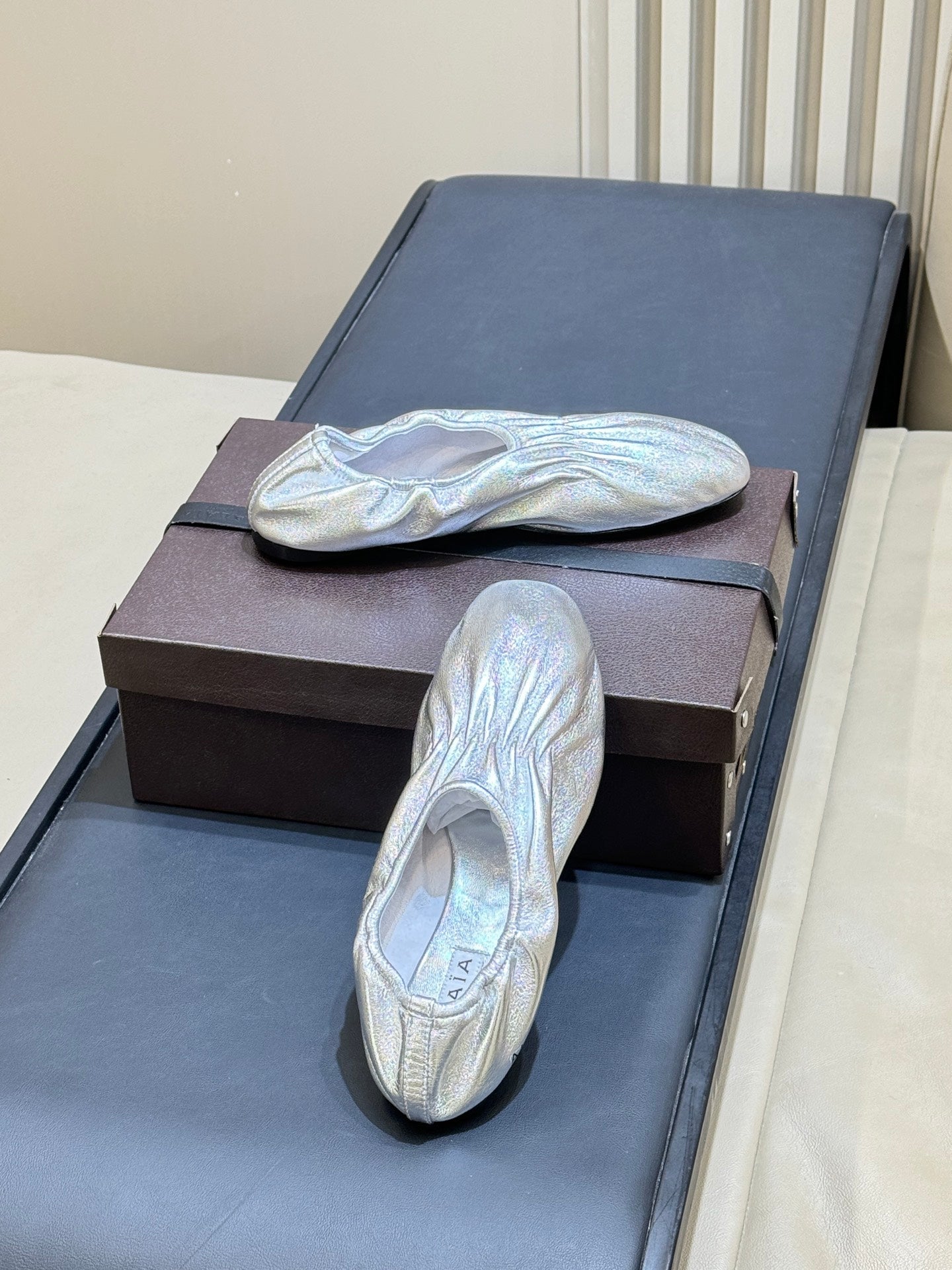 ALAIA 26S BALLET FLATS IN SILVER LAMBSKIN