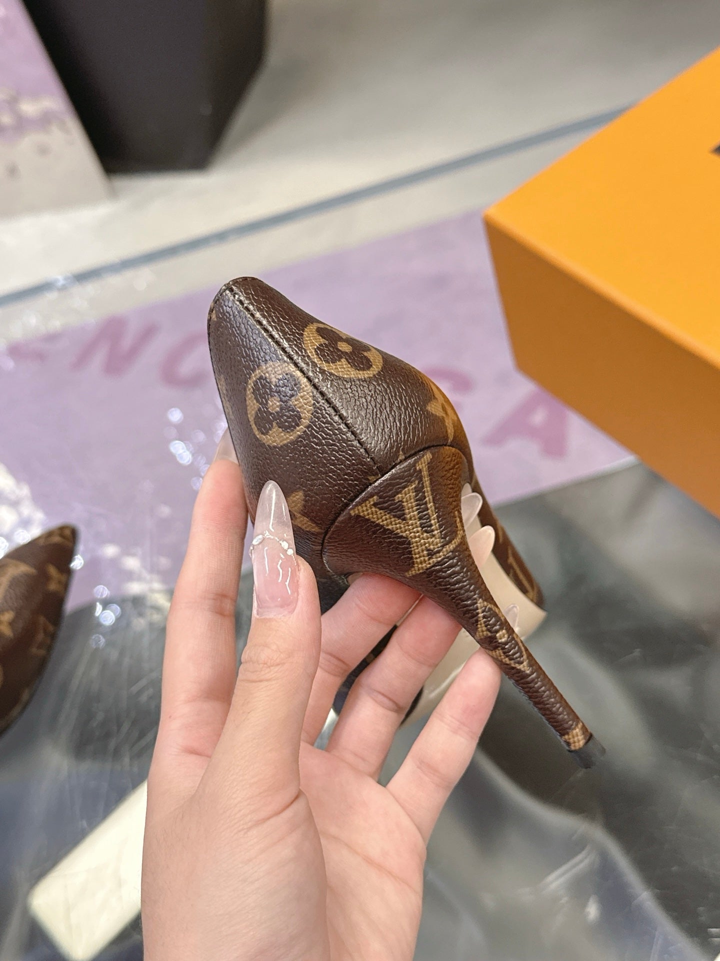 LV 26S POINTED TOE PUMPS 85MM IN DARK BROWN MONOGRAM CALFSKIN