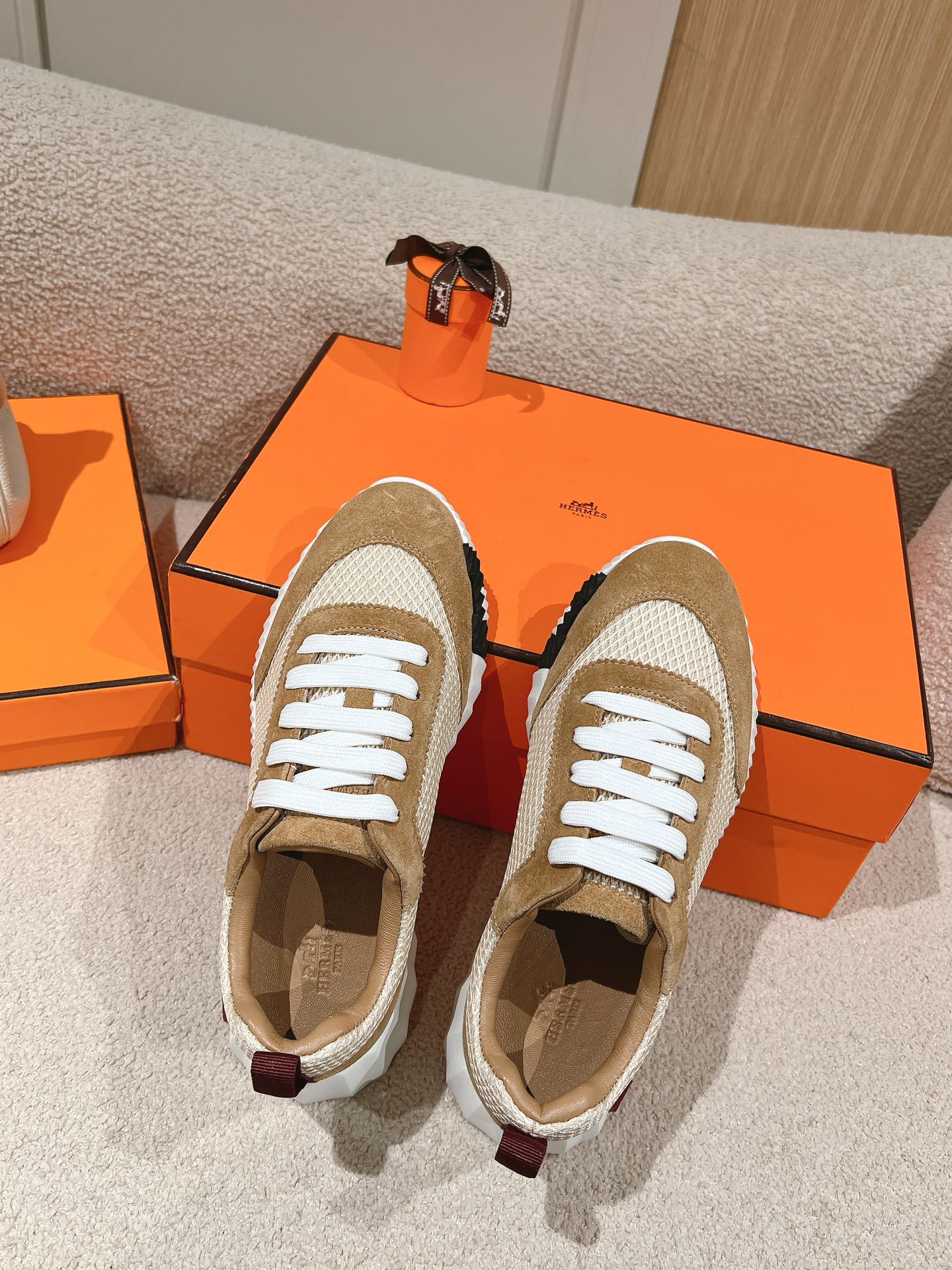 MAINLAND SNEAKER IN PEANUT BROWN SUEDE AND WHITE BREATHABLE MESH FABRIC