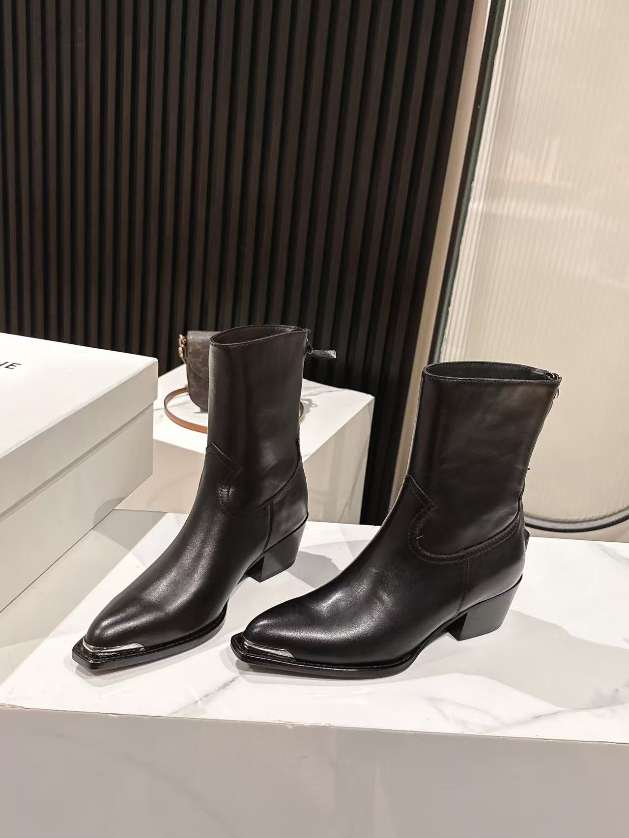 CELINE 25S CHELSEA BOOTS CLASSIC 45MM IN BLACK CALFSKIN