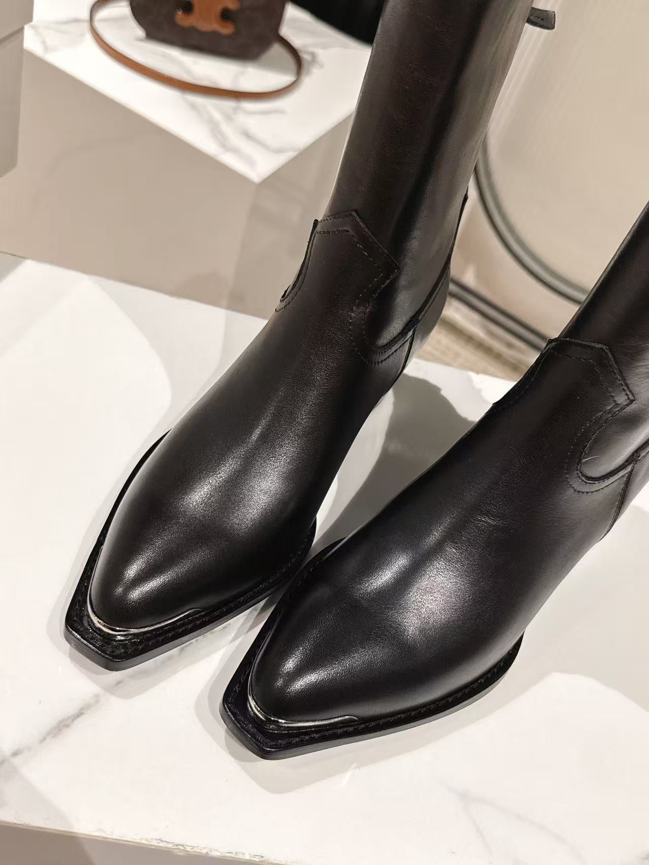 CELINE 25S CHELSEA BOOTS CLASSIC 45MM IN BLACK CALFSKIN