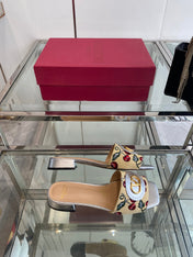 VLTN HIGH HEEL 25S 30 MM IN BEIGE FABRIC AND SILVER LAMBSKIN WITH EMBROIDERED CHERRY MOTIF