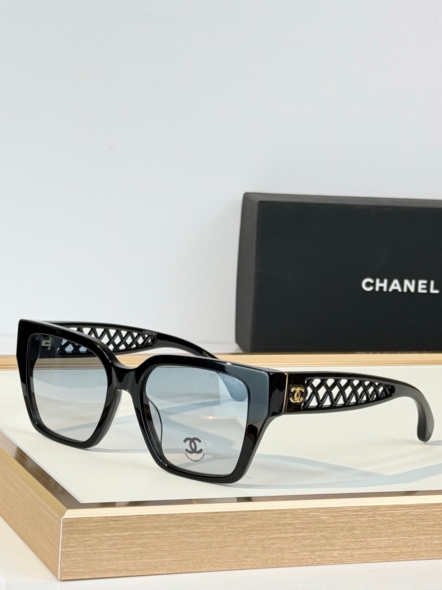CHANEL 26S OVERSIZED SQUARE FRAME IN ACETATE 417061