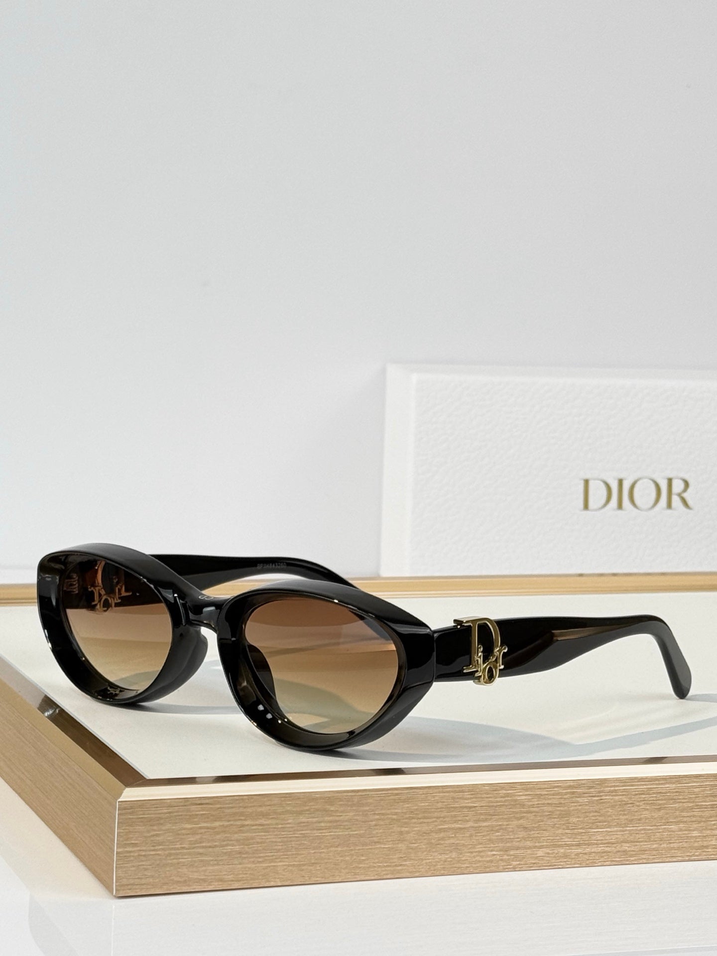 DIOR 26S OVAL FRAME IN ACETATE 417063