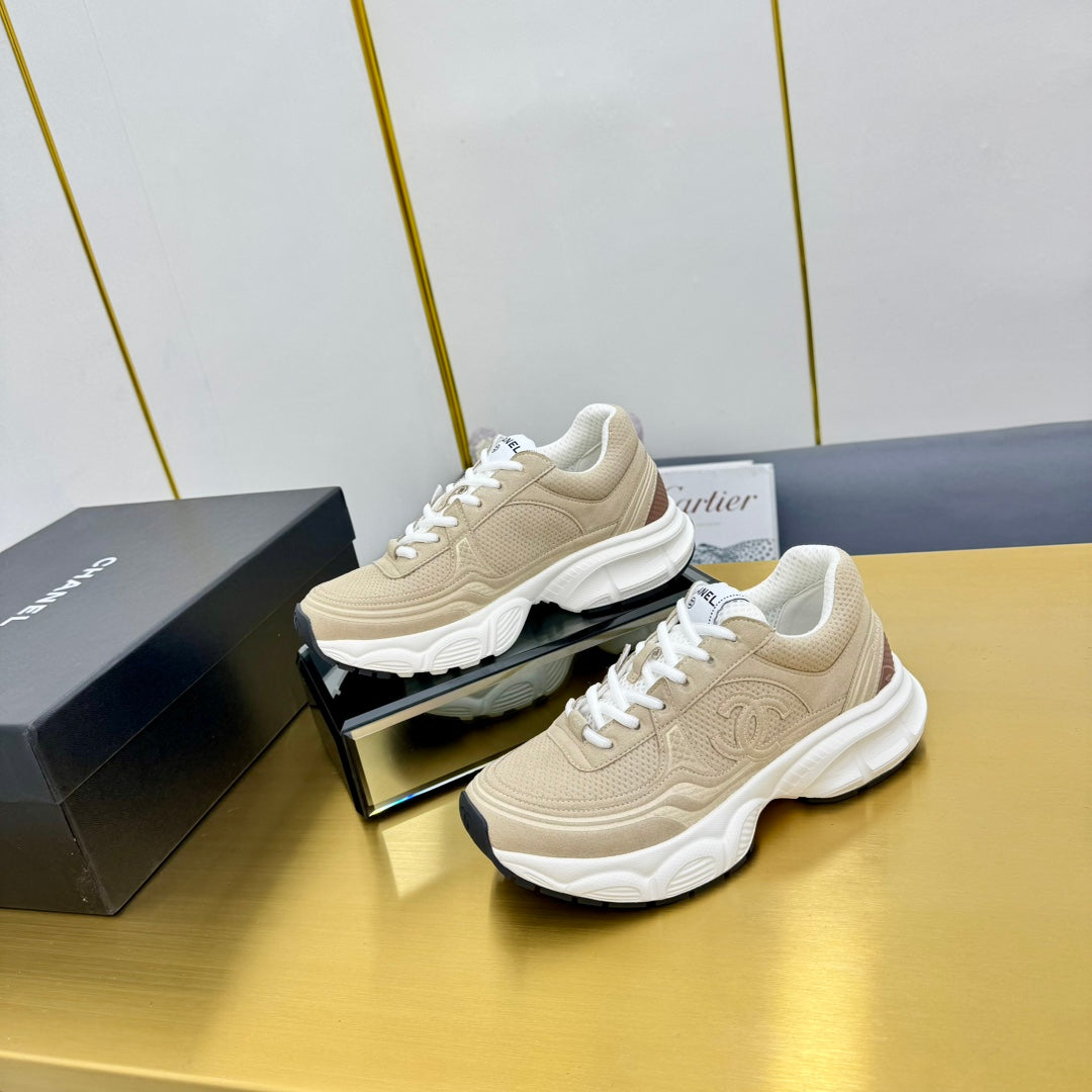 DAD SNEAKER IN TUSCAN BEIGE SUEDE AND BREATHABLE MESH