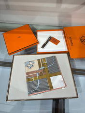 HERMES 26S SCARF 90 IN SILK 307102