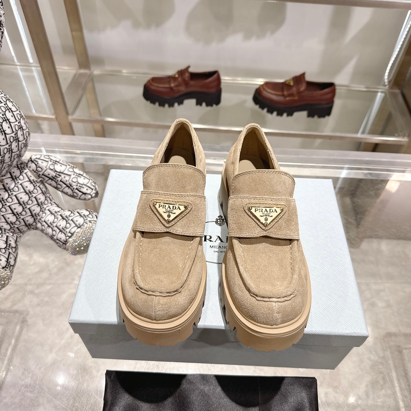 PRADA 25S THICK-SOLE LOAFERS 60 MM IN BEIGE SUEDE