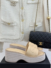 THICK SOLE WEDGE SLIPPERS IN BISQUE BEIGE CALFSKIN