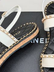 FLAT CHAIN HEART SANDAL IN WHITE LAMBSKIN