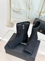 CC PEEP-TOE BOOTS 25SS IN BLACK EMBOSSED LACE FABRIC