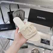 SLIPPERS WHITE SHEEPSKIN