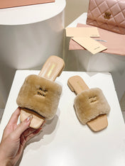 MIUMIU 26S SQUARE-TOE SANDALS IN BEIGE SHEARLING AND LEATHER