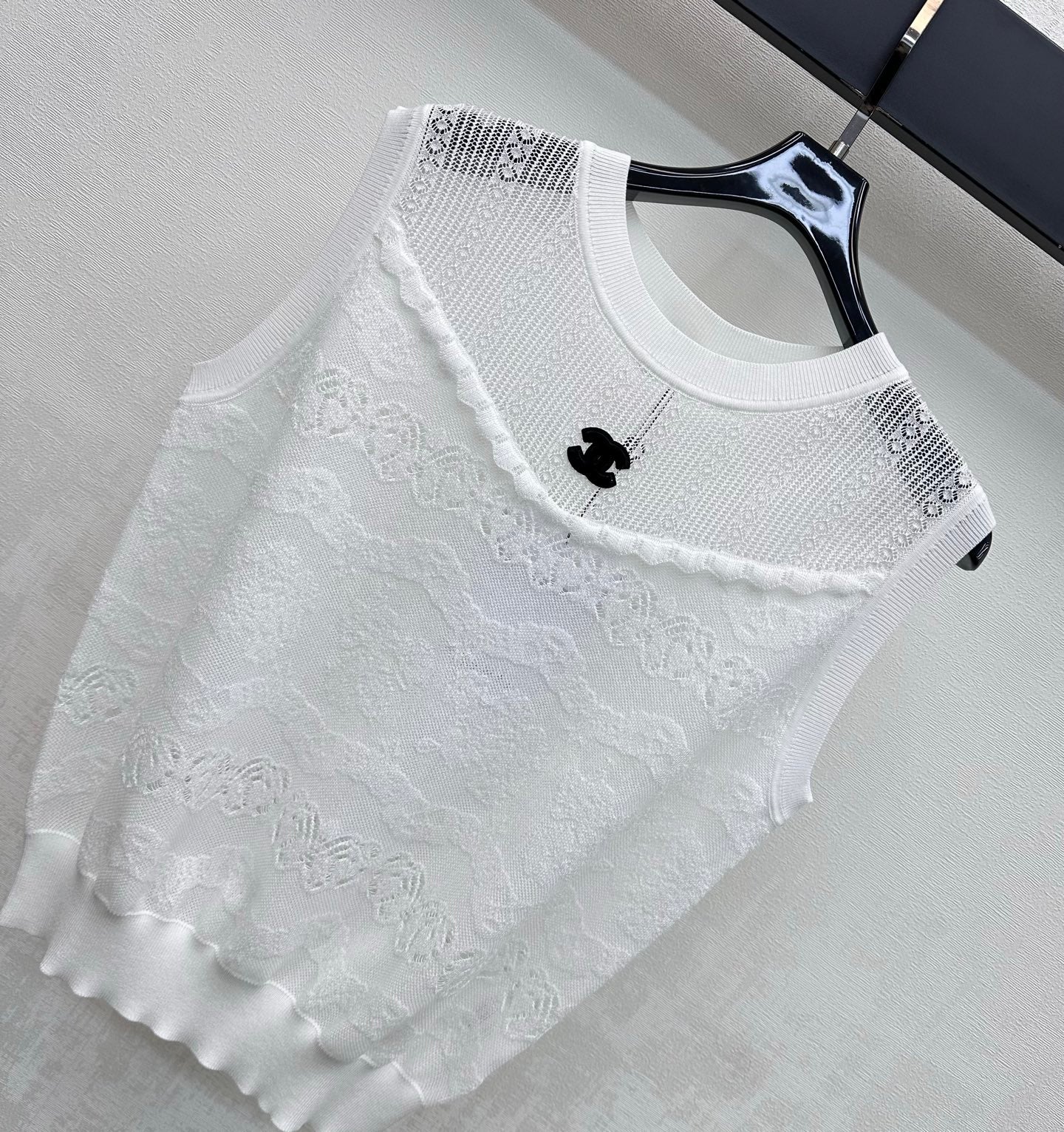 CHANEL 26S SLEEVELESS SWEATER STYLE 1063