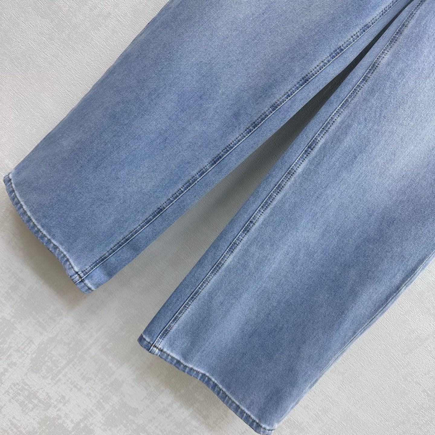 PRADA 26S STRAIGHT-LEG JEANS STYLE 905