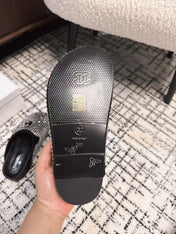 FLAT MULE IN  BLACK SUEDE WITH CRYSTALS