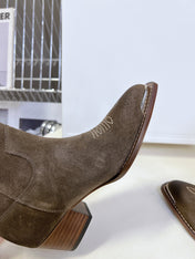 CELINE 25S HIGH CUT CHELSEA BOOTS 45MM IN DARK BROWN SUEDE