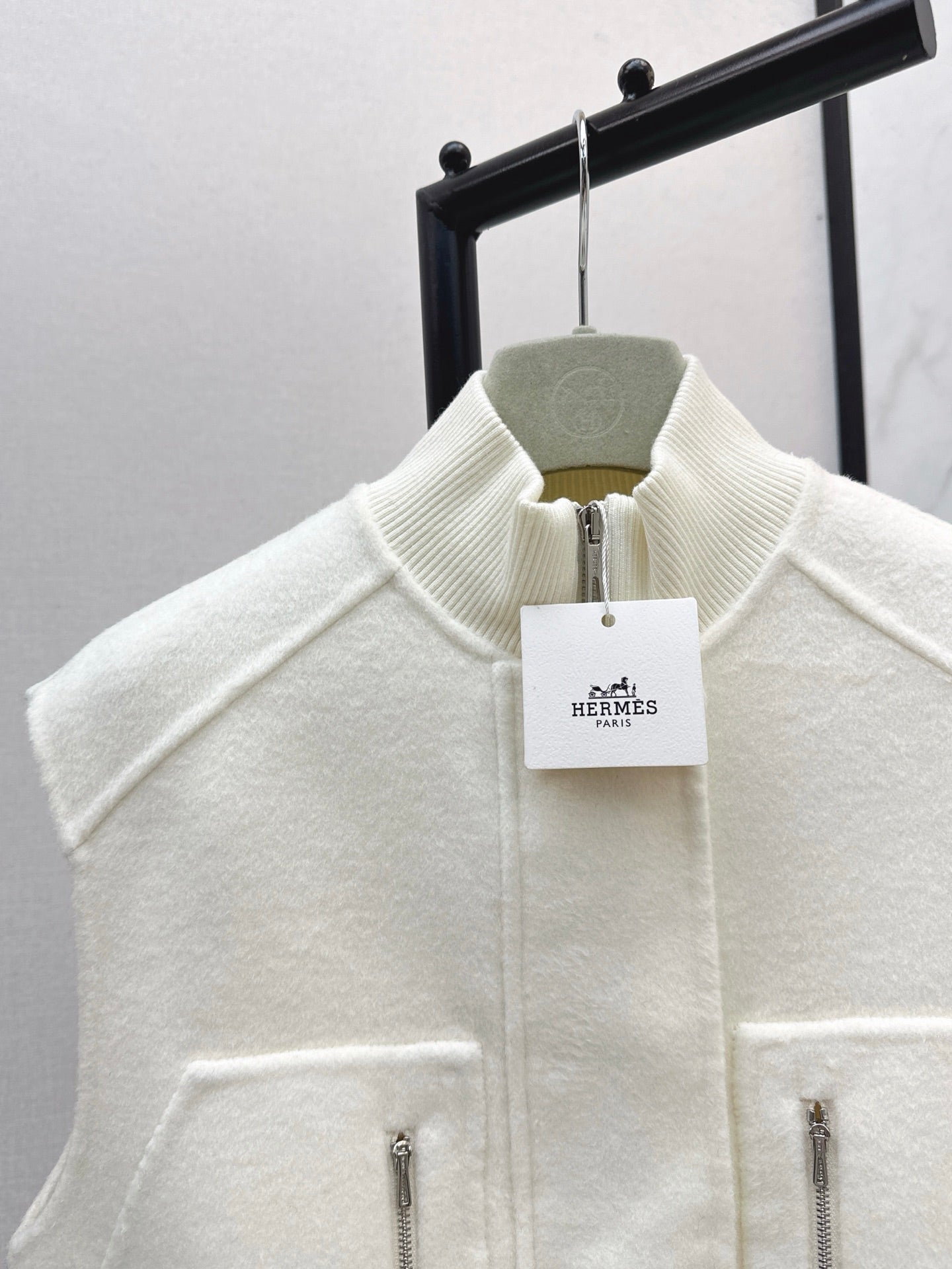 HERMES 25S SLEEVELESS JACKET 526962