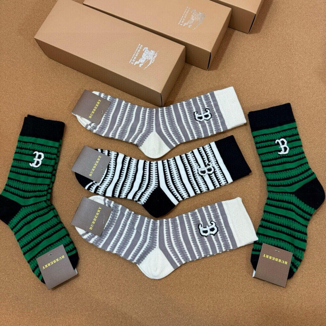 BURBERRY 26S CREW SOCKS 565966 (1 BOX)