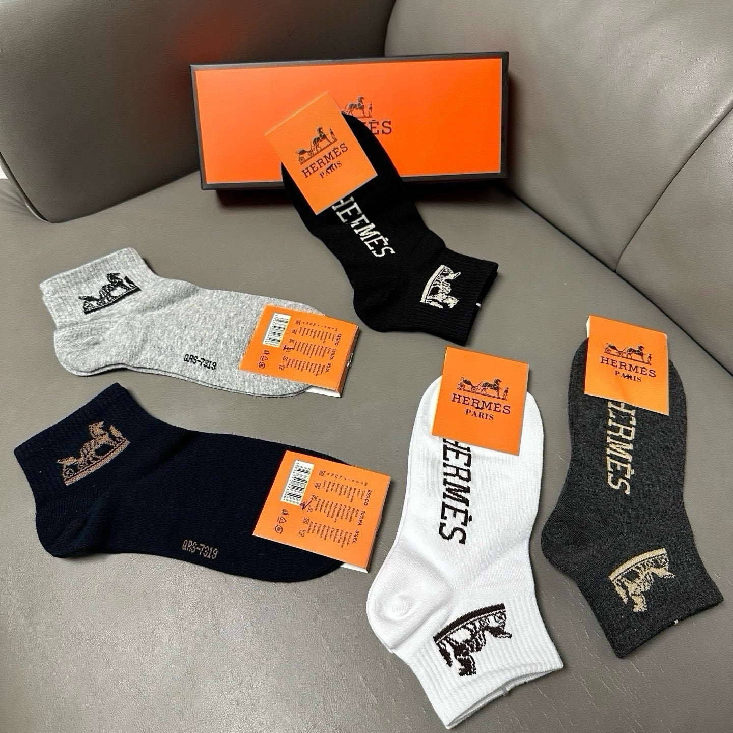 HERMES 26S ANKLE SOCKS 407210 (1 BOX)