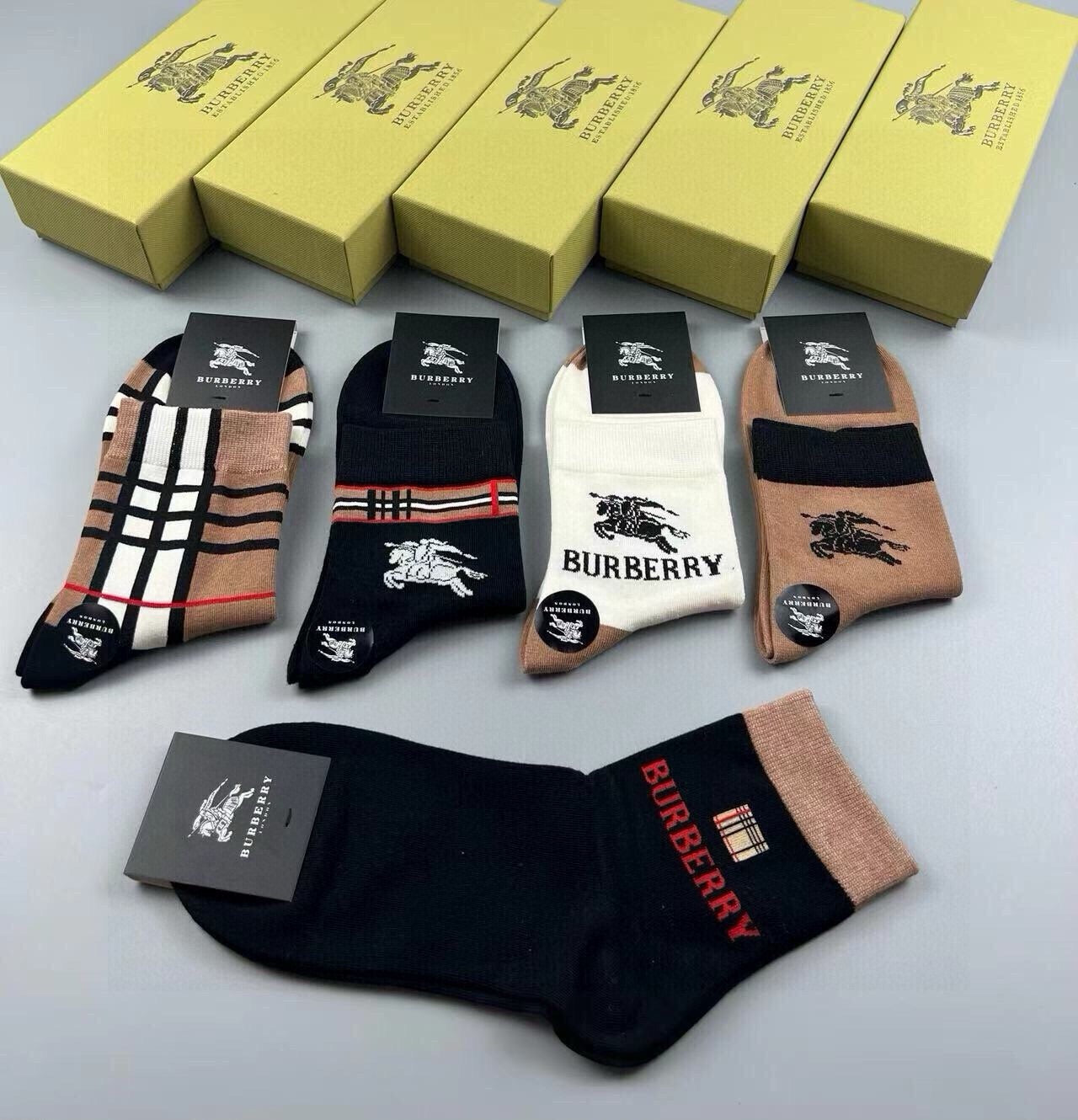 BURBERRY 26S ANKLE SOCKS 412463 (1 BOX)