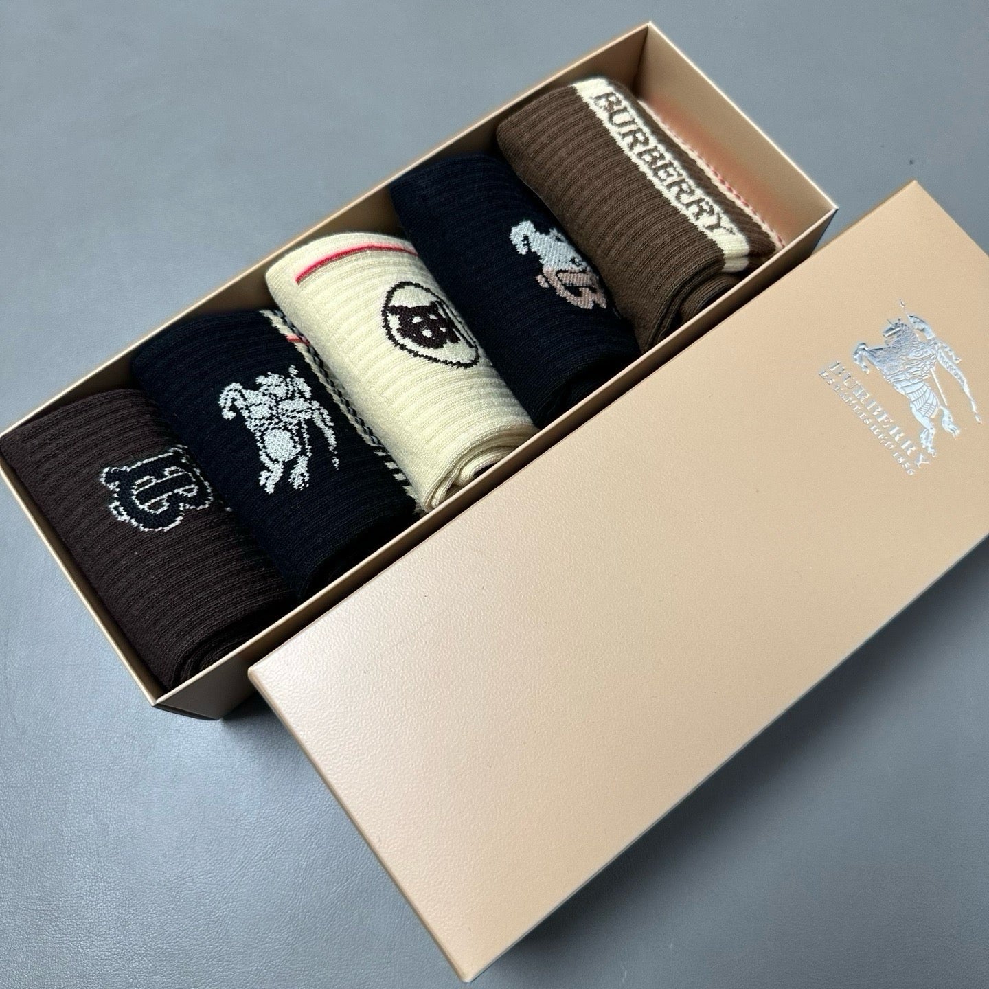 BURBERRY 26S ANKLE SOCKS 421191 (1 BOX)