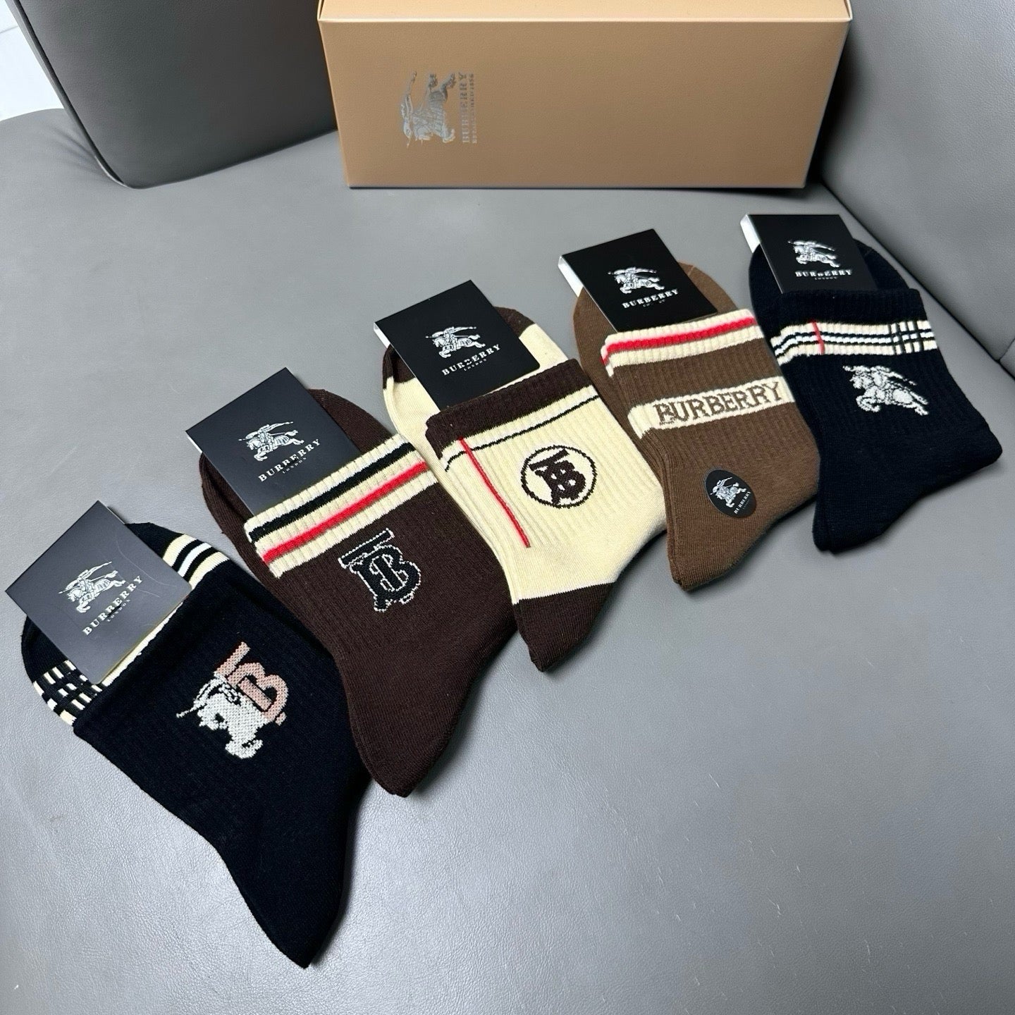 BURBERRY 26S ANKLE SOCKS 421191 (1 BOX)