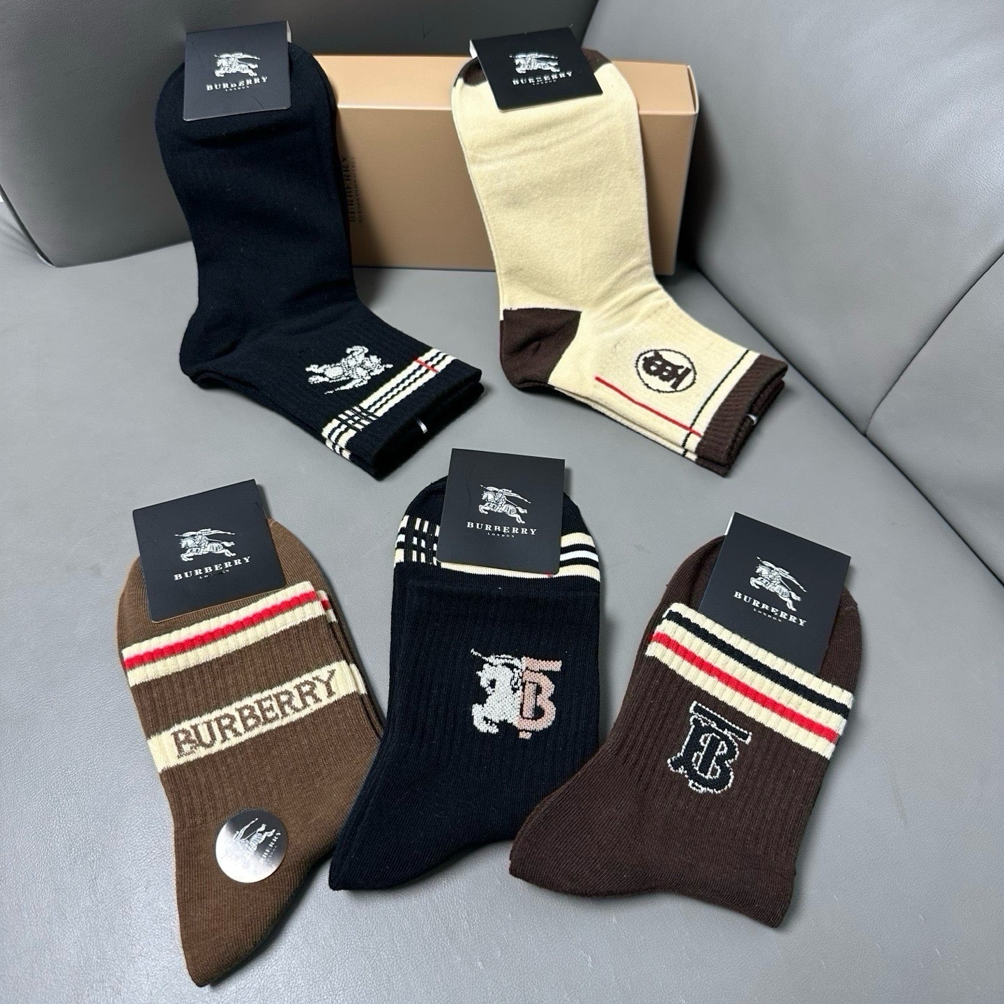 BURBERRY 26S ANKLE SOCKS 421191 (1 BOX)