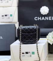 QUILTED TOP HANDLE BAG 16 IN BLACK LAMBSKIN GOLD HARDWARE