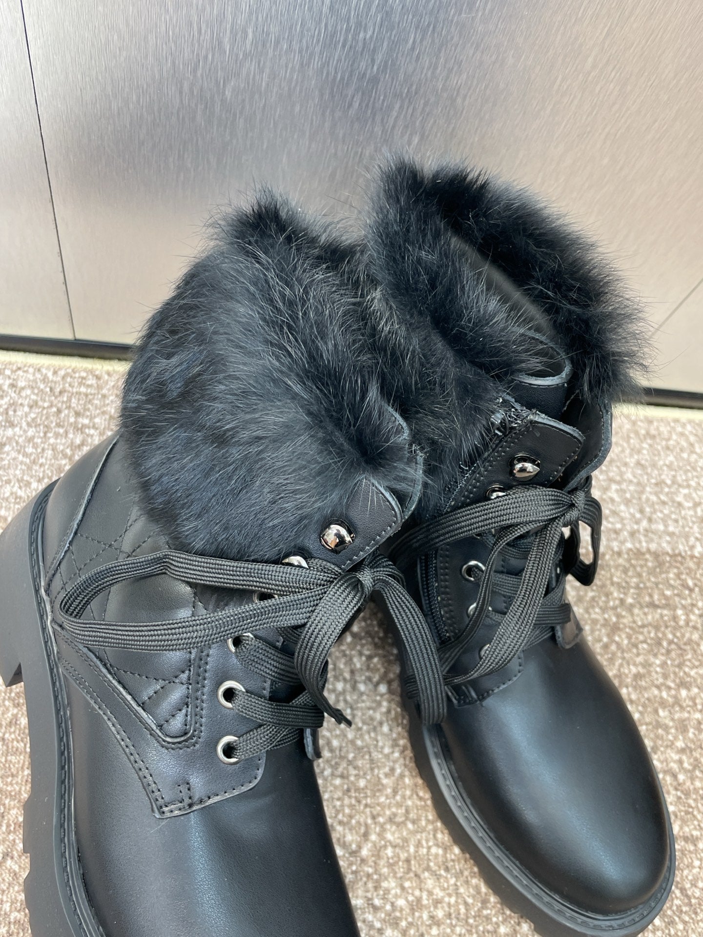DIOR 25S D-MAJOR ANKLE BOOTS WICKER STYLE 35MM IN BLACK CALFSKIN AND FUR