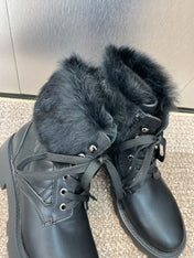 DIOR 25S D-MAJOR ANKLE BOOTS WICKER STYLE 35MM IN BLACK CALFSKIN AND FUR
