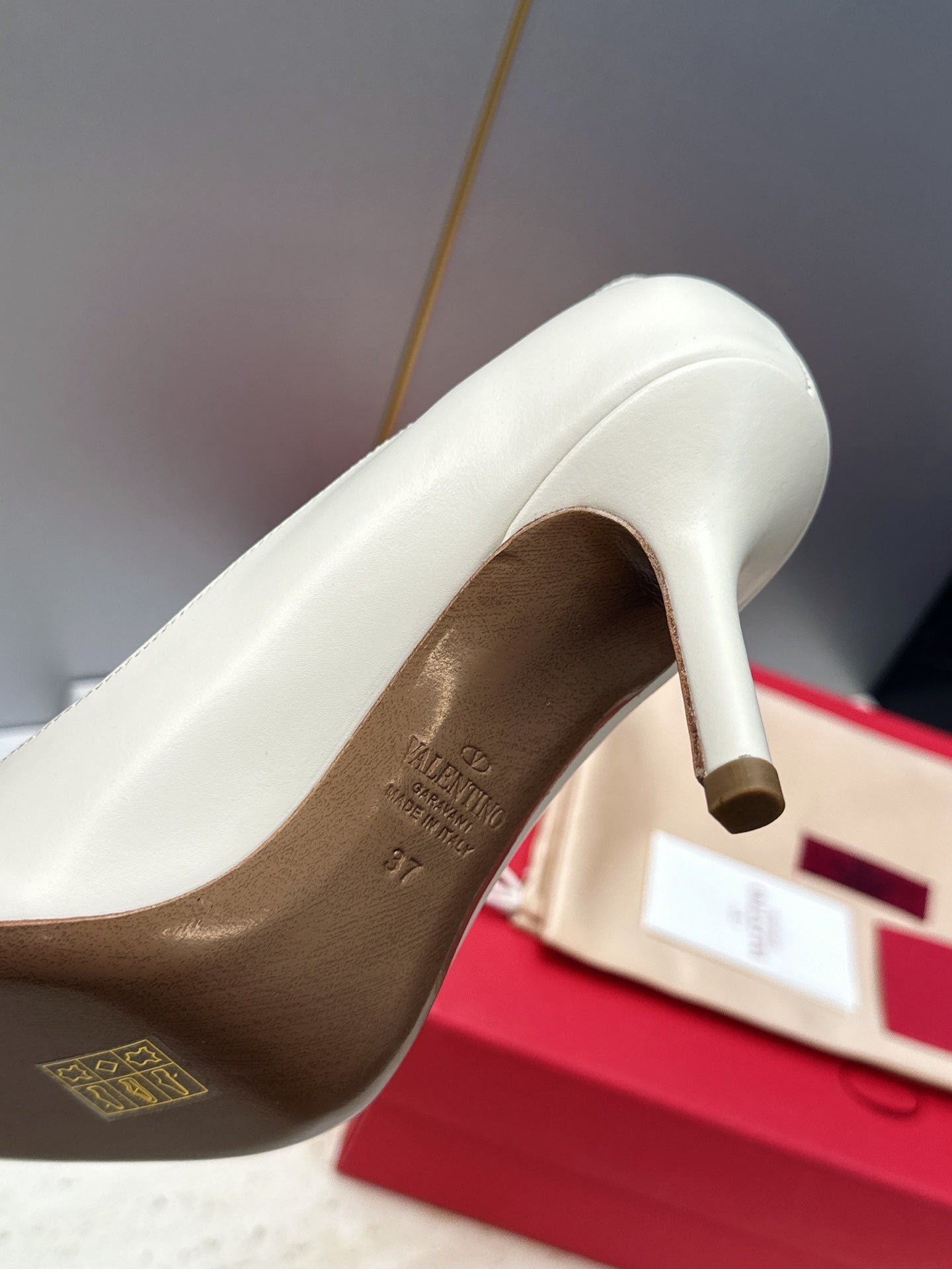 VALENTINO 26S HIGH HEELS 80 MM IN CREAM WHITE CALFSKIN
